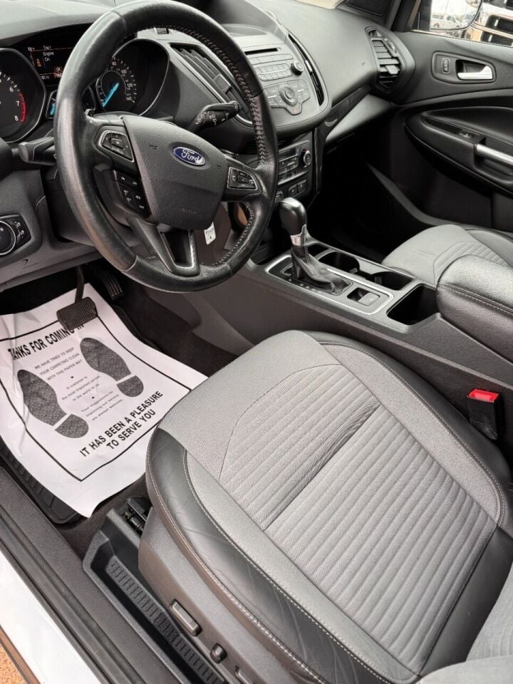 2017 Ford Escape SE 4dr SUV